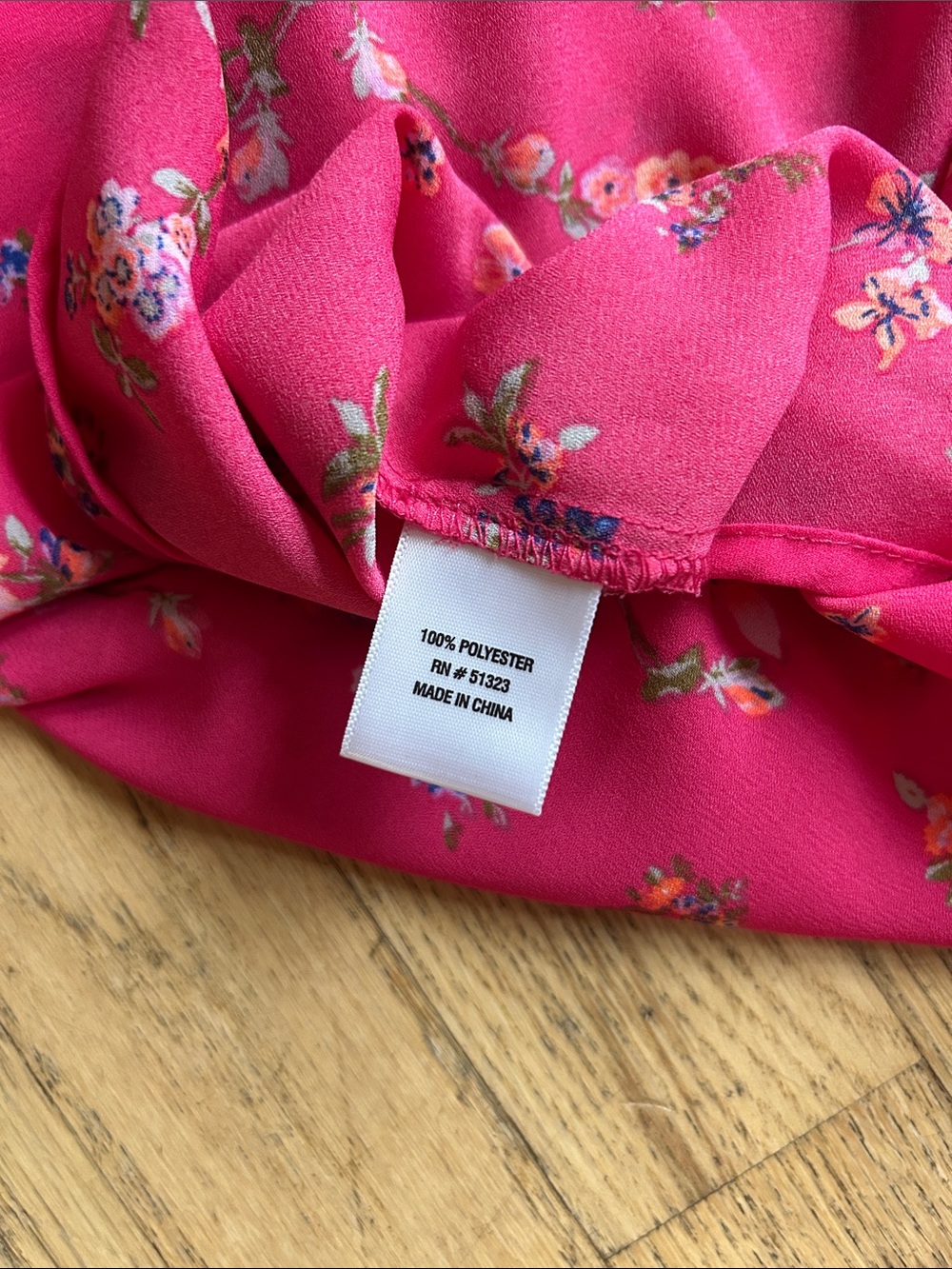 🌸3 FOR $20🌸
Cynthia Steffe Hot Pink Floral Split V-Neck Cap-Sleeve Blouse - Picture 8 of 8